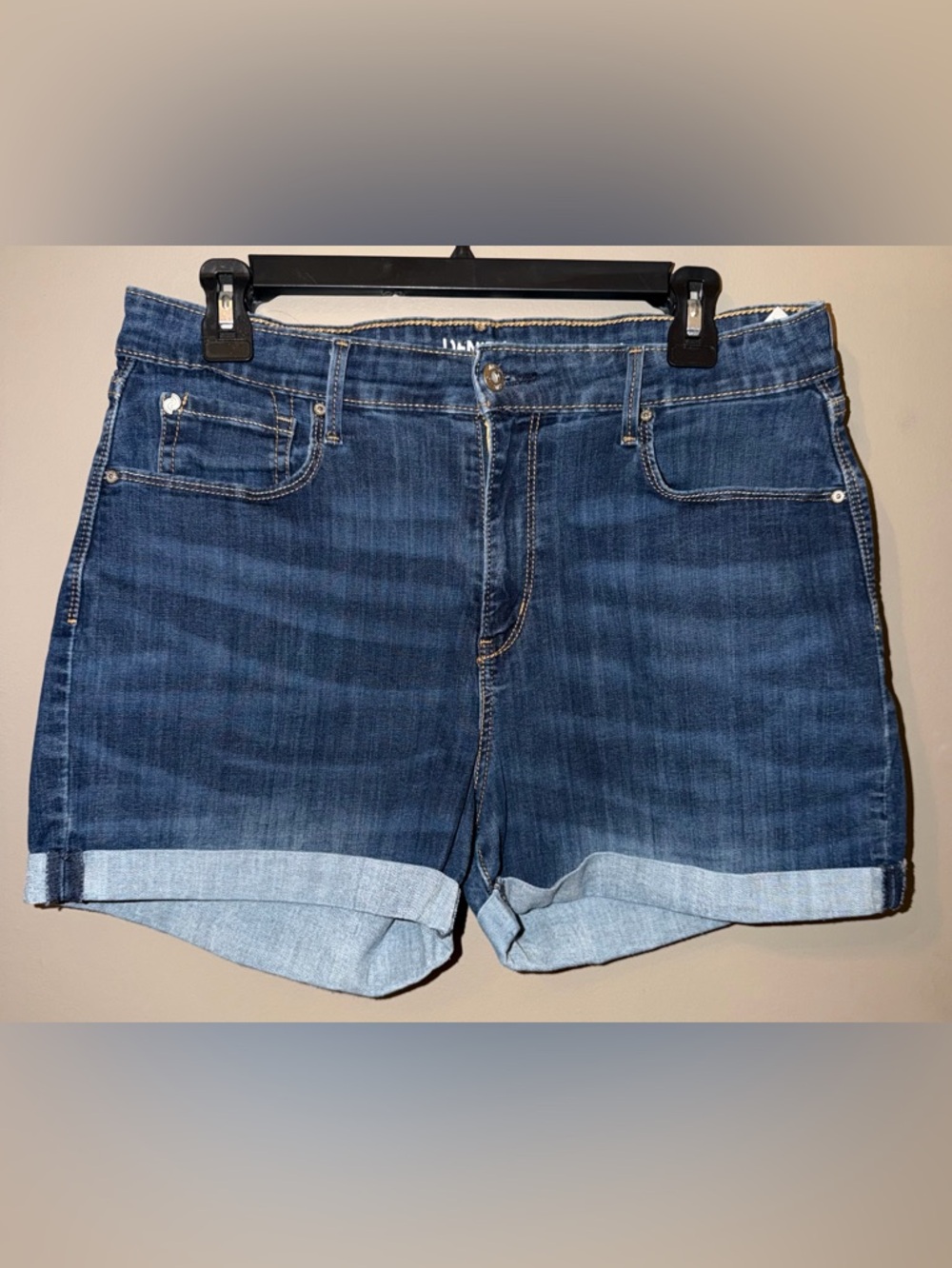 Denizen From Levi’s High Rise Cuffed Stretch Denim Shorts Women’s Size 14